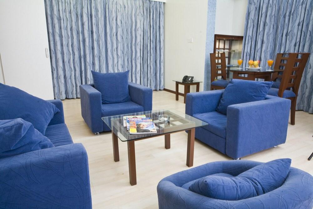The President Hotel Shivajinagar Пюн Екстериор снимка