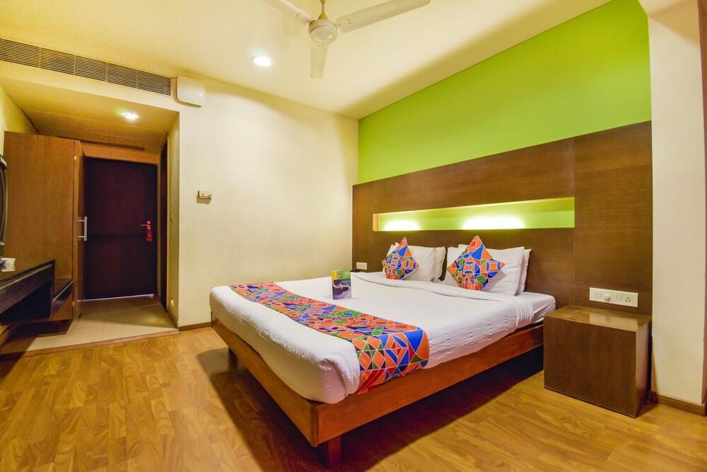 The President Hotel Shivajinagar Пюн Екстериор снимка