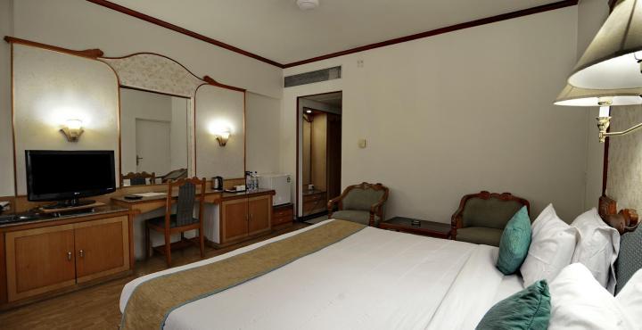 The President Hotel Shivajinagar Пюн Екстериор снимка