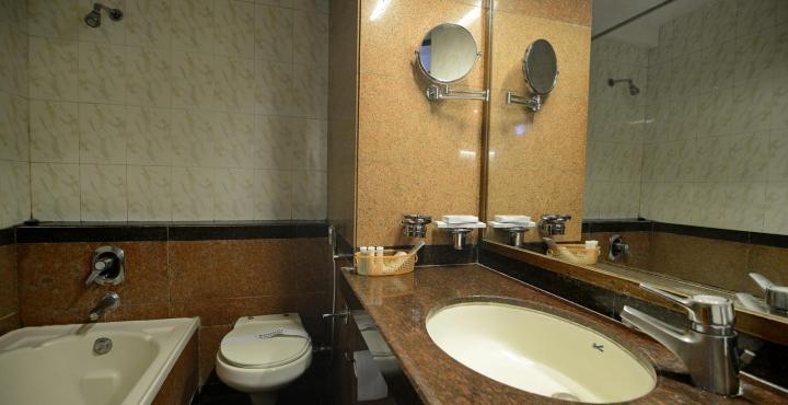 The President Hotel Shivajinagar Пюн Екстериор снимка