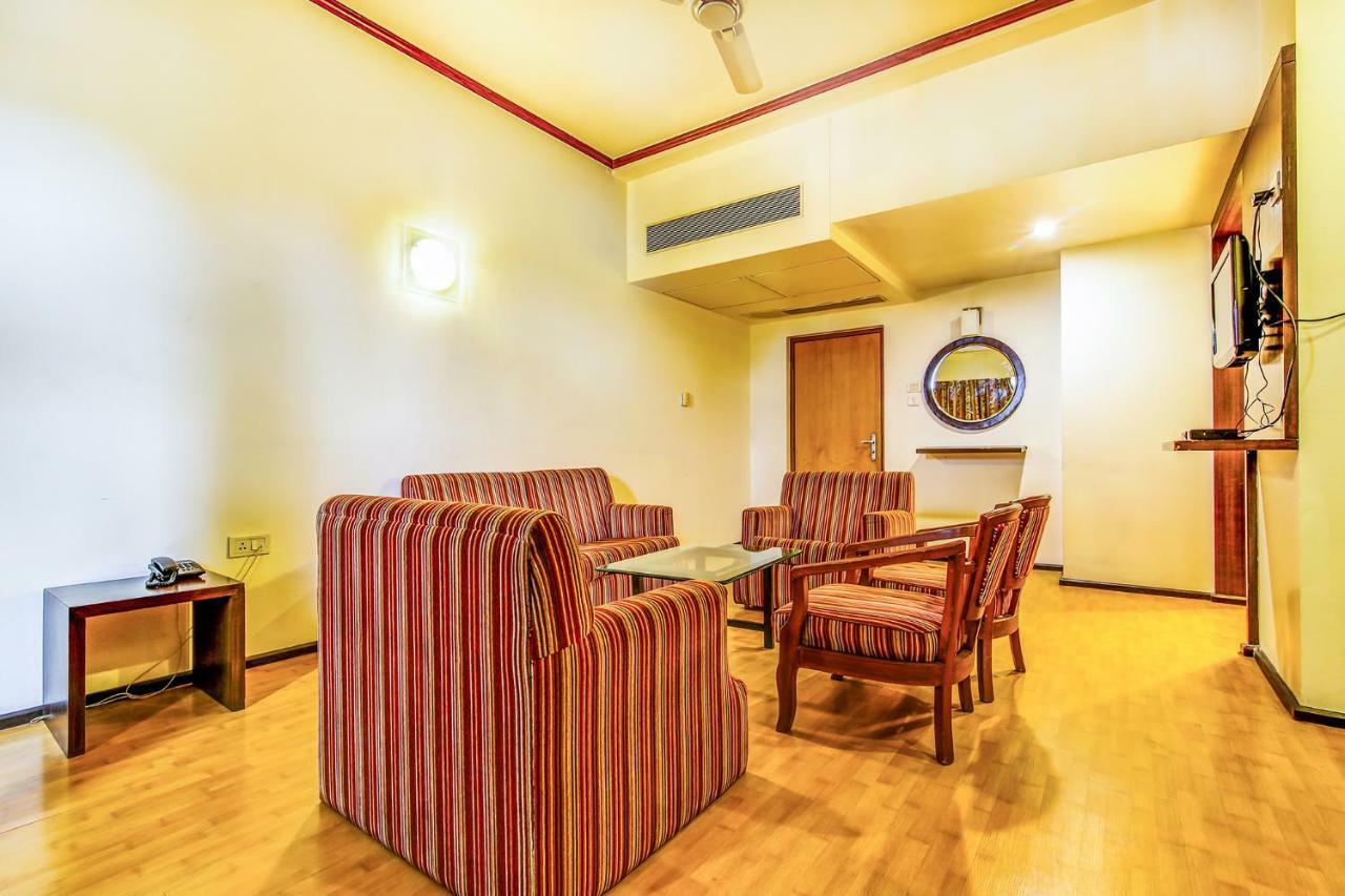 The President Hotel Shivajinagar Пюн Екстериор снимка