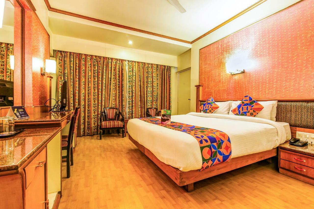 The President Hotel Shivajinagar Пюн Екстериор снимка