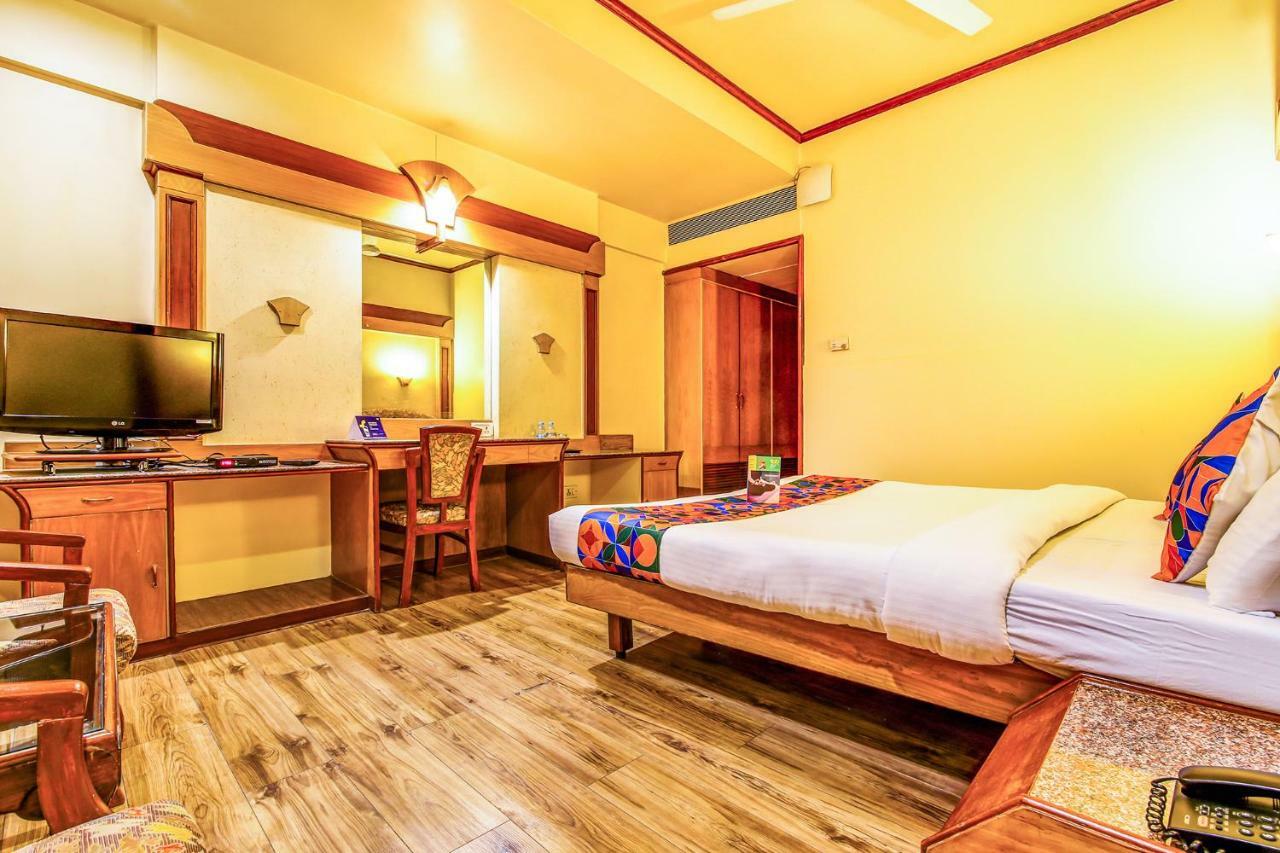 The President Hotel Shivajinagar Пюн Екстериор снимка
