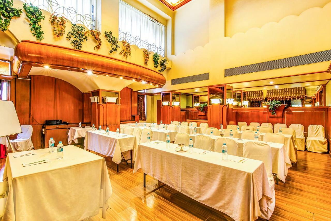 The President Hotel Shivajinagar Пюн Екстериор снимка
