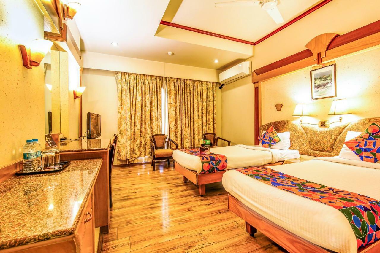 The President Hotel Shivajinagar Пюн Екстериор снимка